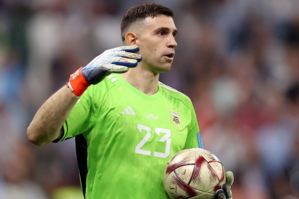 莫佩調(diào)侃撞傷萊諾成就大馬?。骸半y道他不應(yīng)該對我心存感激嗎？”